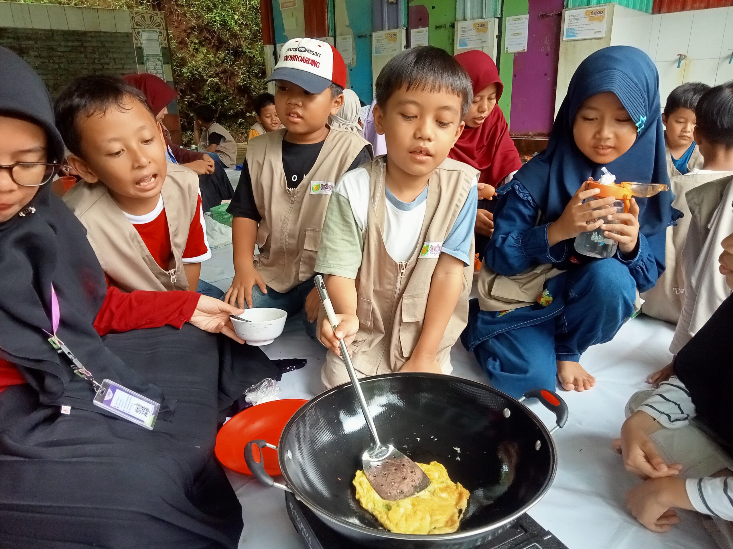 Sekolah Fitrah dan Pembelajaran Hidup: Basic Fun Cooking di Adzkia Banjarnegara